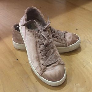 Steve Madden Greyla Kicks